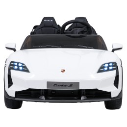 Pojazd Porsche Taycan Turbo S Biały