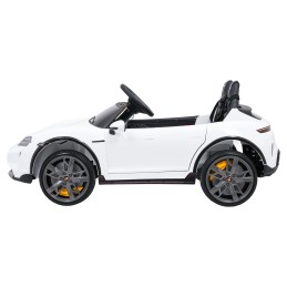 Pojazd Porsche Taycan Turbo S Biały