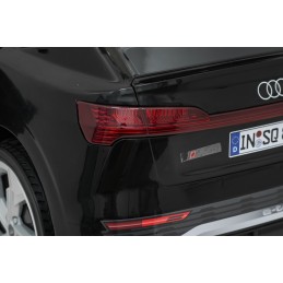 Auto Audi SQ8 czarne na akumulator dla dzieci + pilot 2,4 GHz