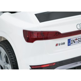 Auto Audi SQ8 białe na akumulator dla dzieci + pilot 2,4 GHz